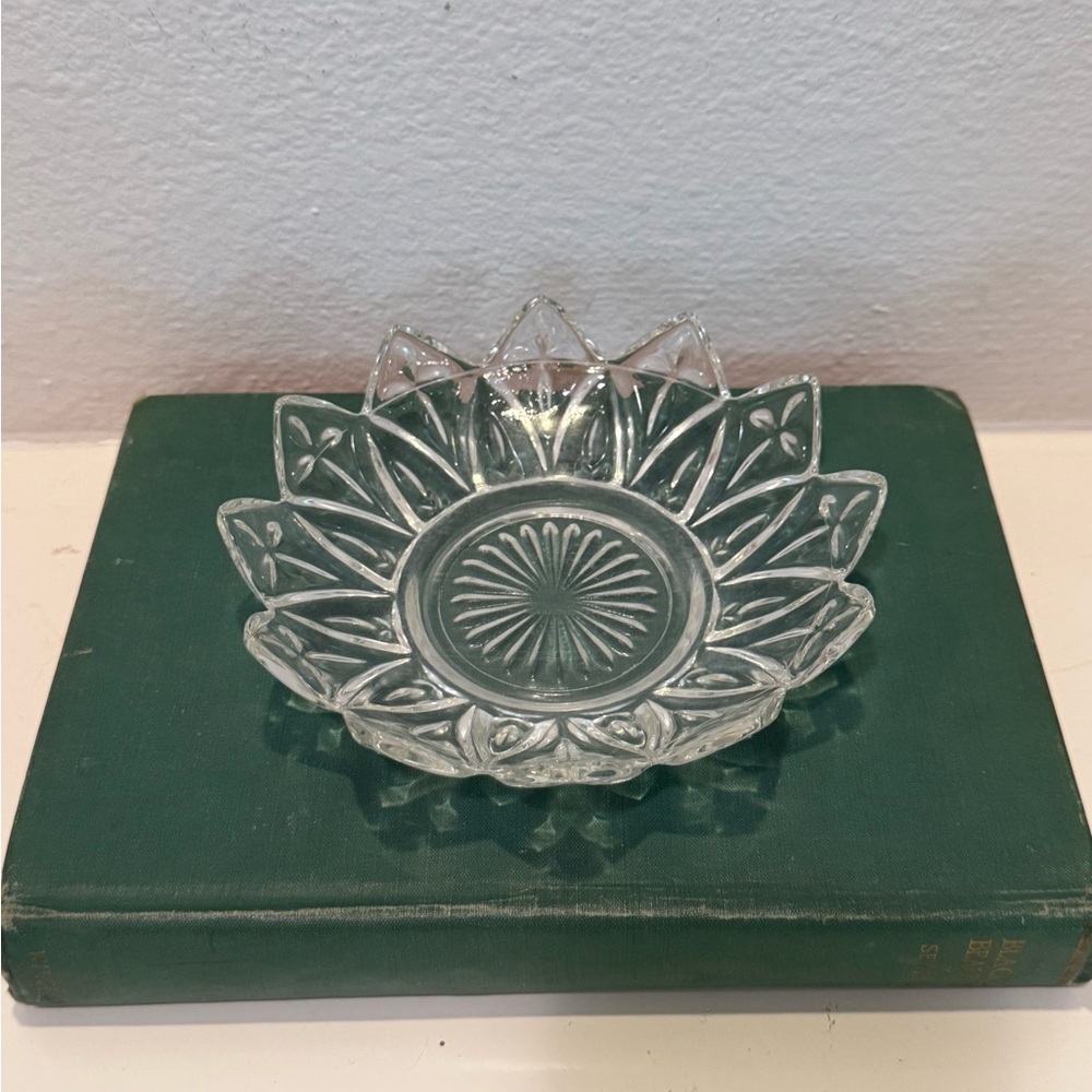 Vintage Federal Glass Flower Petal Trinket Dish, Ring Dish